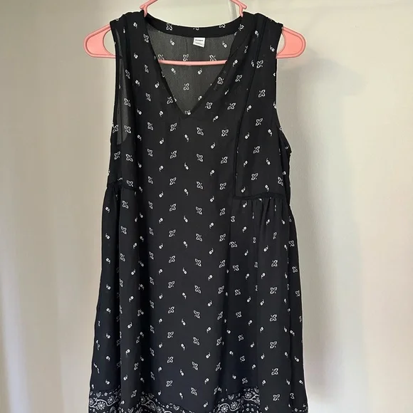 Old Navy Black and White Patterned Mini Dress - Picture 3 of 4